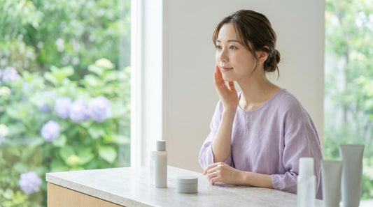 乳液とクリームはどちらか一つでもいい？肌質と季節で決める使い分けの基準
