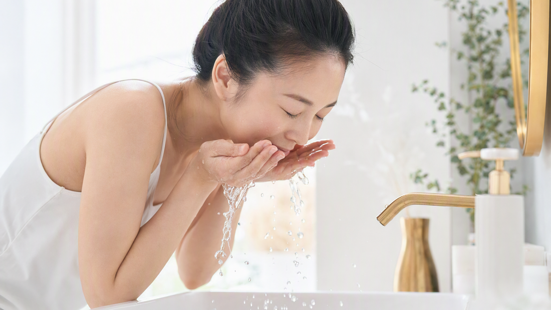 朝の洗顔は洗顔料を使う？ぬるま湯だけ？肌質と季節で決める基準